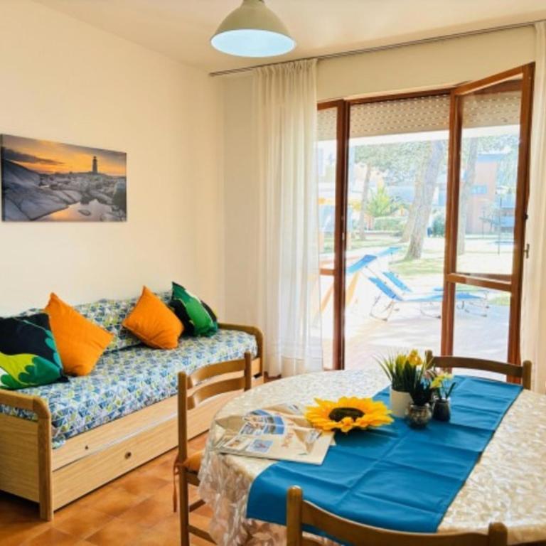 Flat with patio overlooking the pool - Appartamento - 4