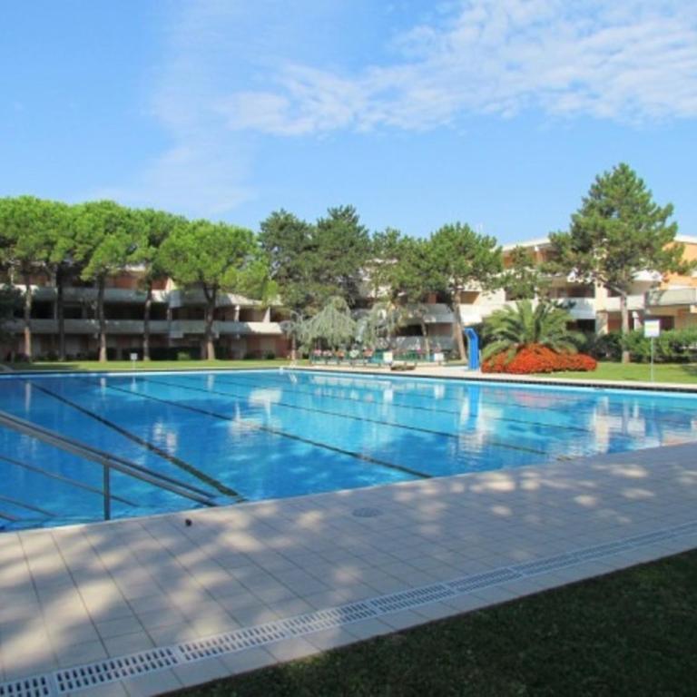 Flat with patio overlooking the pool - Appartamento - 16