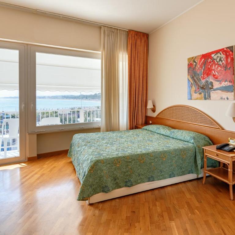 Hotel Scogliera - Camera Matrimoniale con Vista Mare - 8