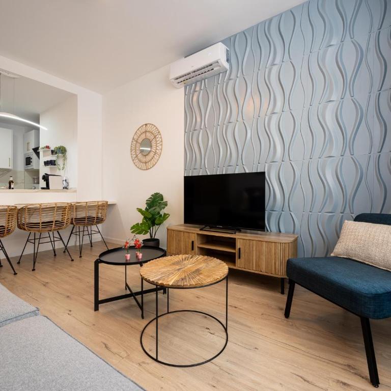 Torremolinos Centro Apartamento con parking y playa a 5 min, wifi alta velocidad - Apartamento - 6