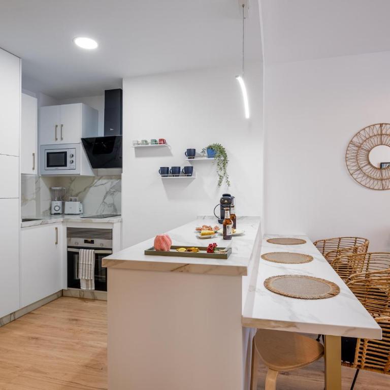 Torremolinos Centro Apartamento con parking y playa a 5 min, wifi alta velocidad - Apartamento - 16
