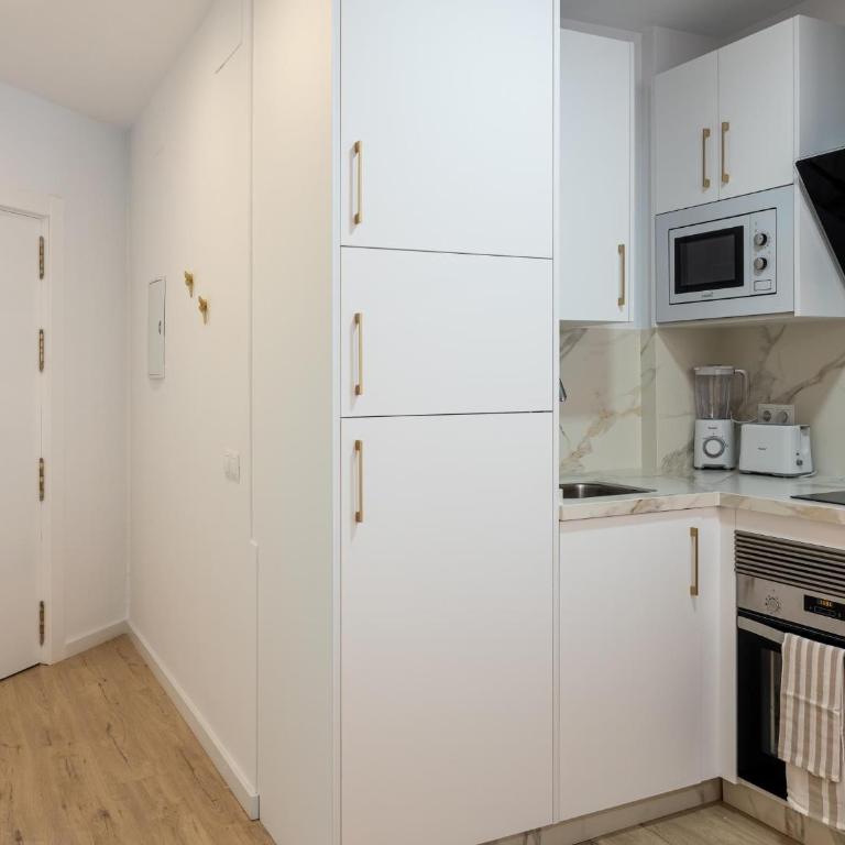 Torremolinos Centro Apartamento con parking y playa a 5 min, wifi alta velocidad - Apartamento - 7