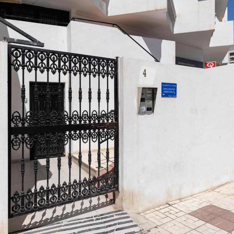 Torremolinos Centro Apartamento con parking y playa a 5 min, wifi alta velocidad - Apartamento - 34