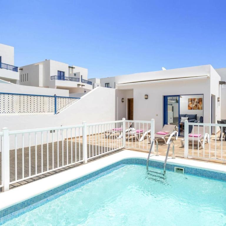Villa Blanca by Villa Plus - Villa - 1