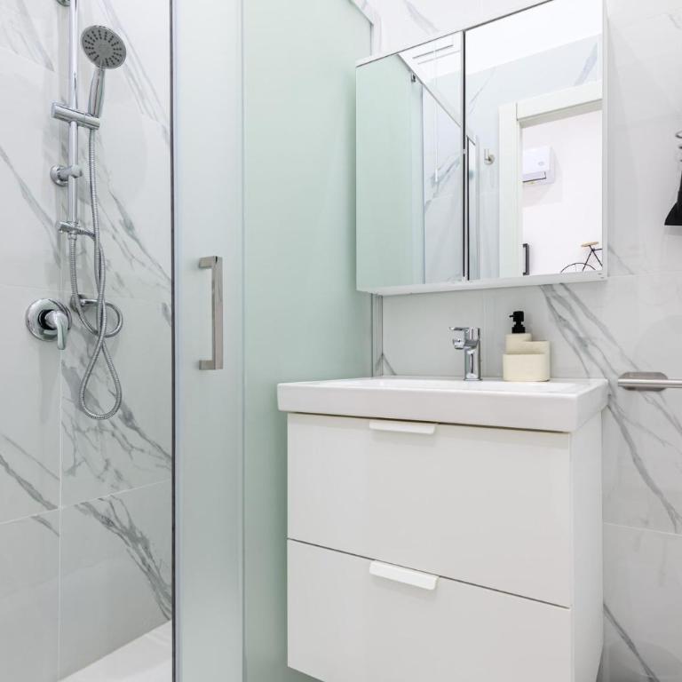 Giordano Suite Center - Camera Quadrupla con Bagno Privato - 18