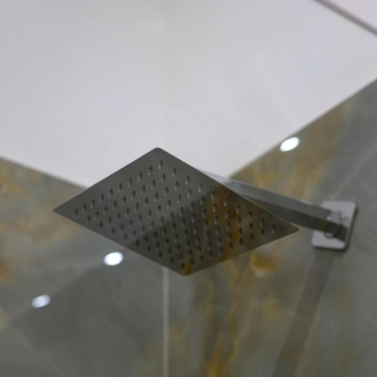 Giordano Suite Center - Camera Familiare con Bagno Privato - 22