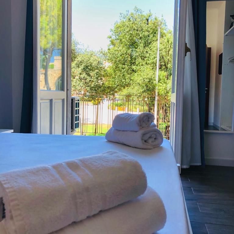 Banus Rooms - Deluxe Double Room with Balcony - 1