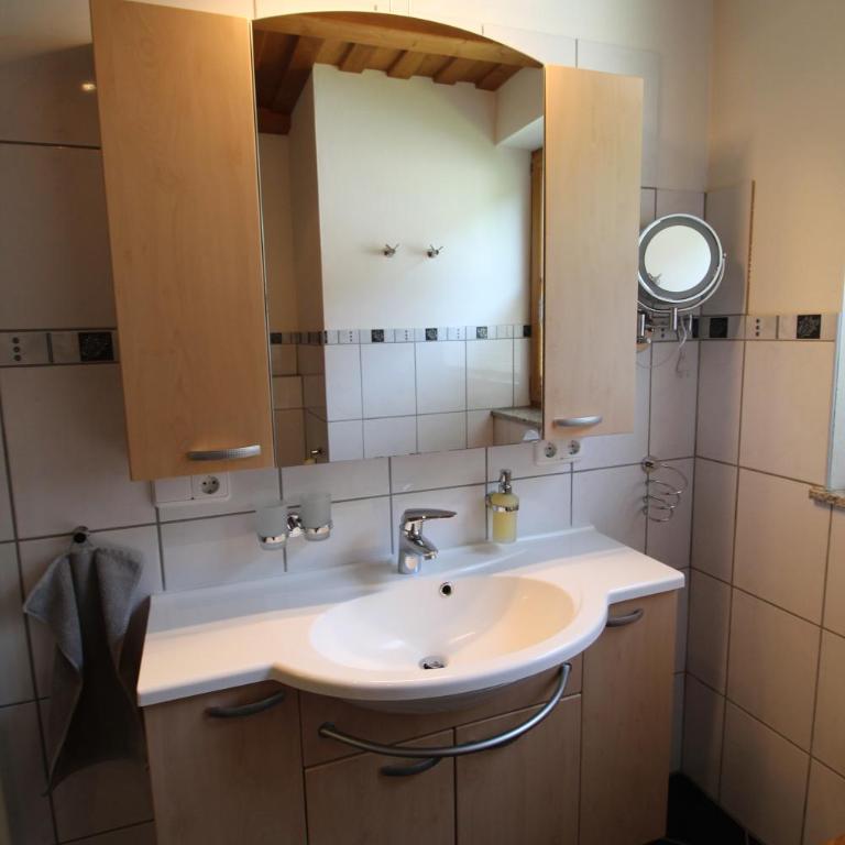Landhaus Müller - Apartment mit Balkon (2-4 Erwachsene) - 11