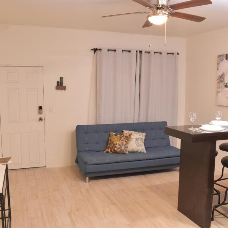 Chayo's Departamentos - Two-Bedroom Apartment - 13
