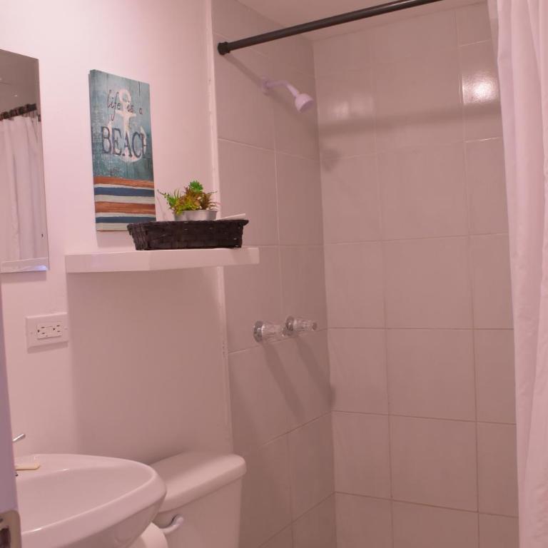 Chayo's Departamentos - Two-Bedroom Apartment - 18