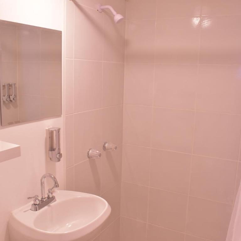 Chayo's Departamentos - One-Bedroom Apartment - 17