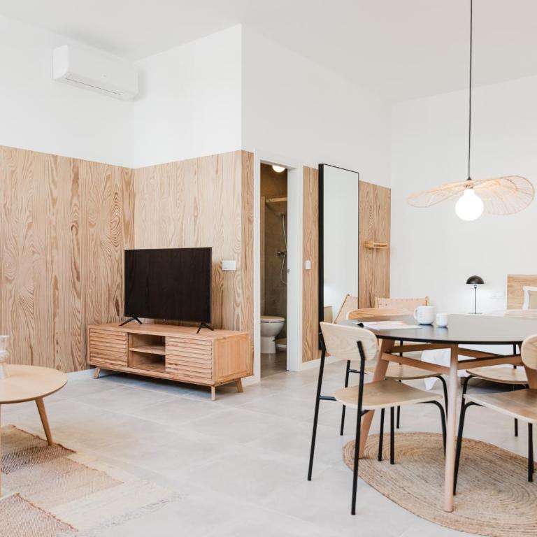 Valencia Apartments by Olala Homes - Studio - 14
