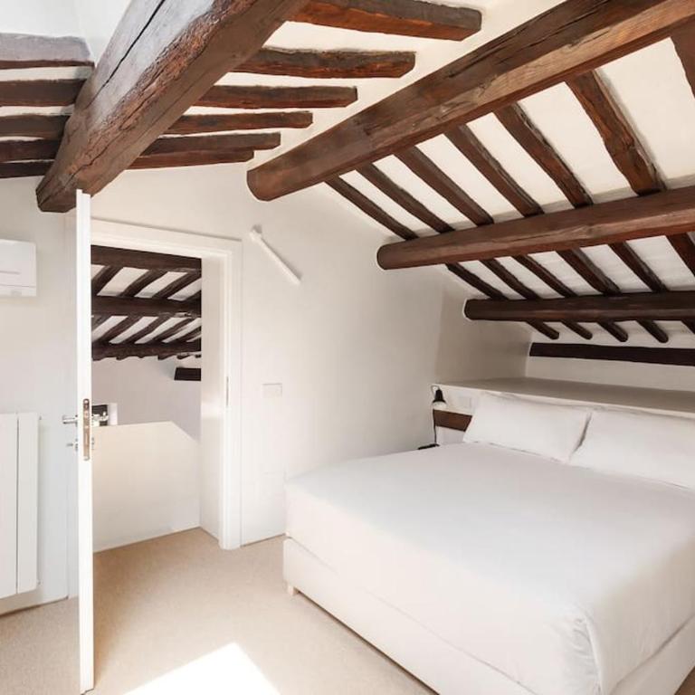 Casa Garibaldi, a Burghesius home - Two-Bedroom Apartment - 16