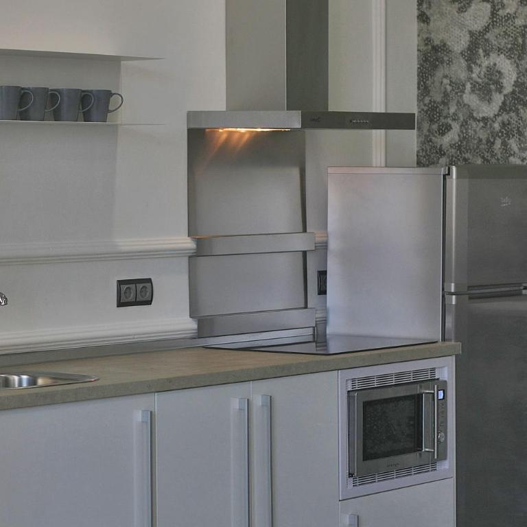 Apartamentos Plaza Constitución - Larios - Apartamento con vistas a la plaza de La Constitución (3 adultos) - 5
