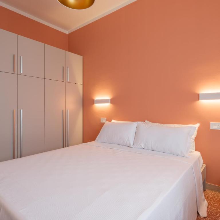Oasis Of Tranquility Just Minutes From Downtown - Three-Bedroom Apartment - 14