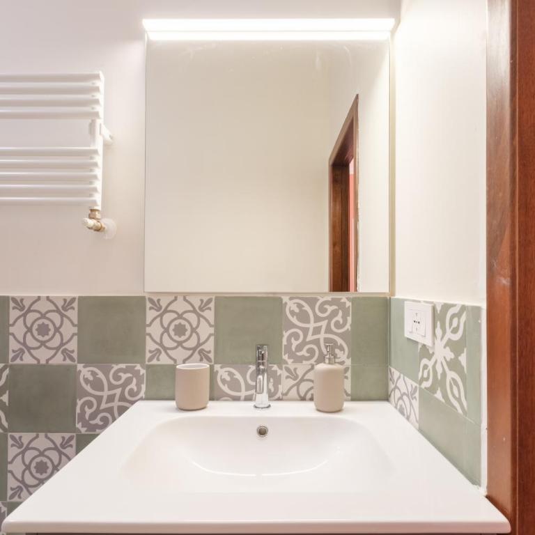 Oasis Of Tranquility Just Minutes From Downtown - Three-Bedroom Apartment - 15
