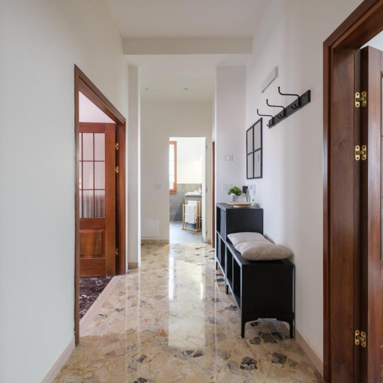 Oasis Of Tranquility Just Minutes From Downtown - Three-Bedroom Apartment - 22