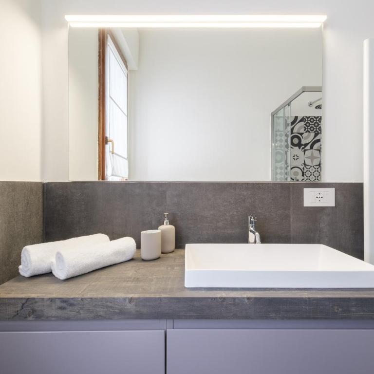 Oasis Of Tranquility Just Minutes From Downtown - Three-Bedroom Apartment - 23