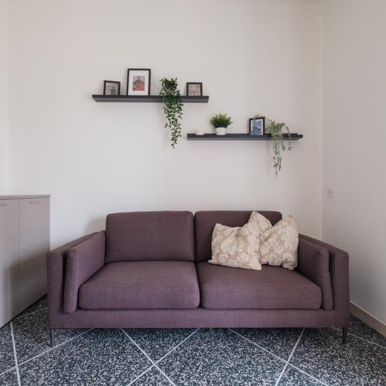 Oasis Of Tranquility Just Minutes From Downtown - Three-Bedroom Apartment - 7
