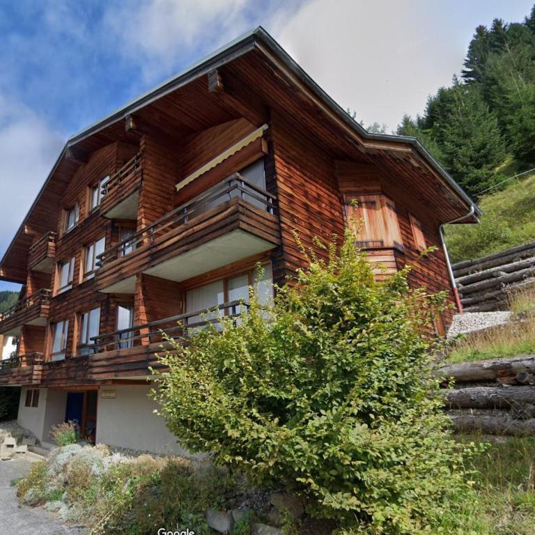 Charmant 2 pièces avec balcon et parking, proche centre et remontées mécaniques ! - FR-1-693-65 - Appartement - 11