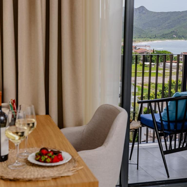 Hotel AQUILO - Standard Double or Twin Room with Sea View - 21