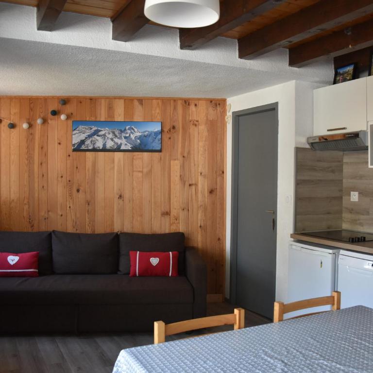 Duplex ensoleillé centre village avec balcon et parking privé - FR-1-464-86 - Appartement 1 Chambre - 6