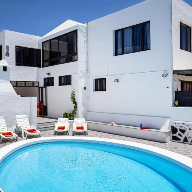 Villa Anjharad by Villa Plus - Villa - 1