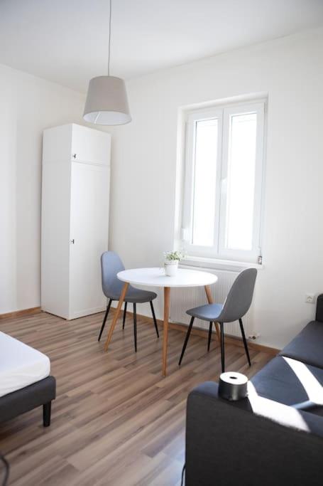 Helle 2-Zimmer Wohnung - Apartamento de 1 dormitorio - 4