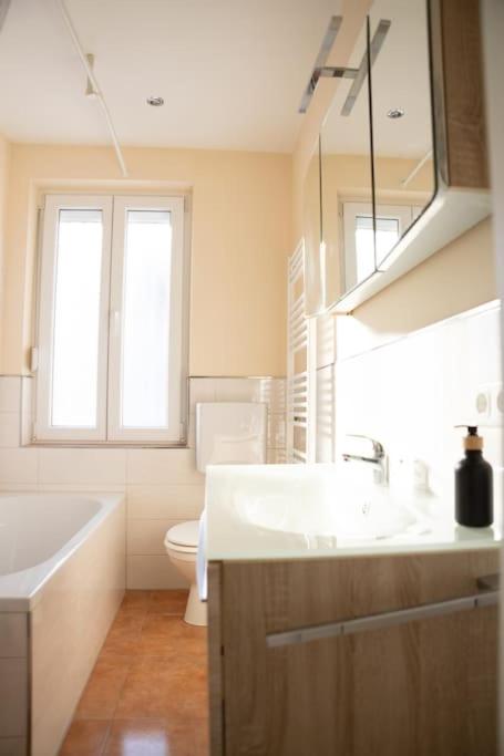 Helle 2-Zimmer Wohnung - Apartamento de 1 dormitorio - 10