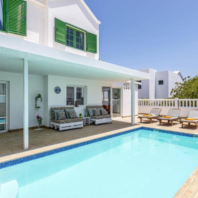 Villa Deluxe by Villa Plus - Villa - 2
