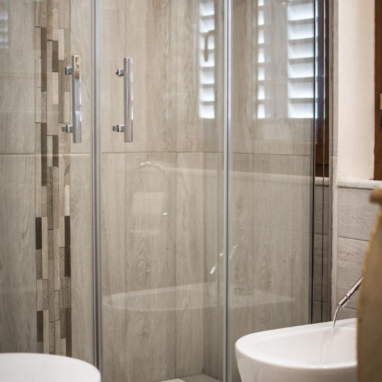 Dolci Mura Luxury Rooms - Camera Matrimoniale con Bagno Privato - 9