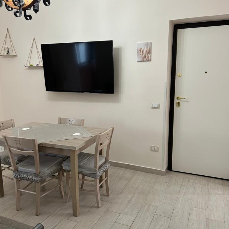 La casa di Gabri - Appartamento Deluxe con 2 Camere da Letto e Vista Giardino - 15