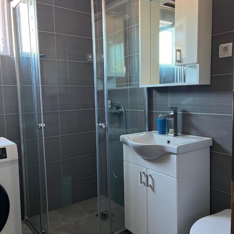 Kolibri Apartment - Two-Bedroom Apartment with Terrace and Sea View - 4