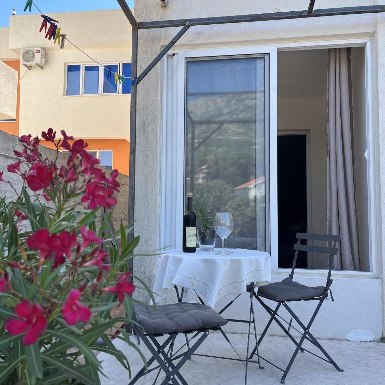 Kolibri Apartment - Two-Bedroom Apartment with Terrace and Sea View - 5