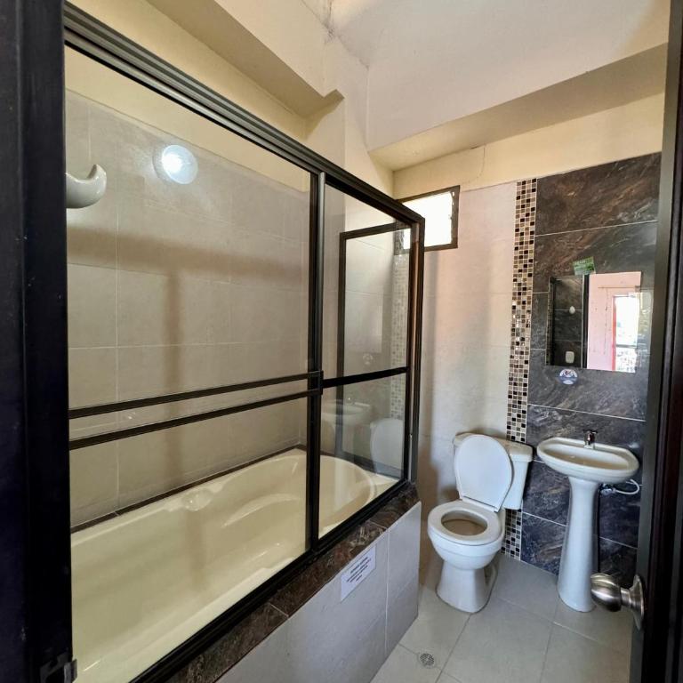 Hotel Portal Dorado - Habitación Familiar con bañera - 3