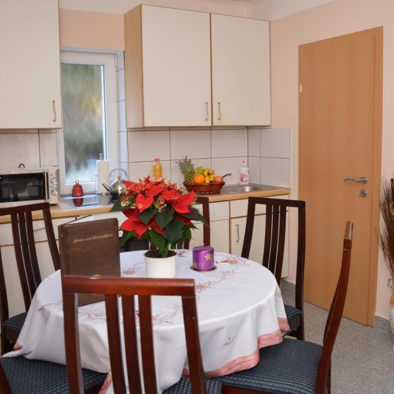 Private Room Pyrkerstraße - Apartment mit Blick auf die Berge - 7