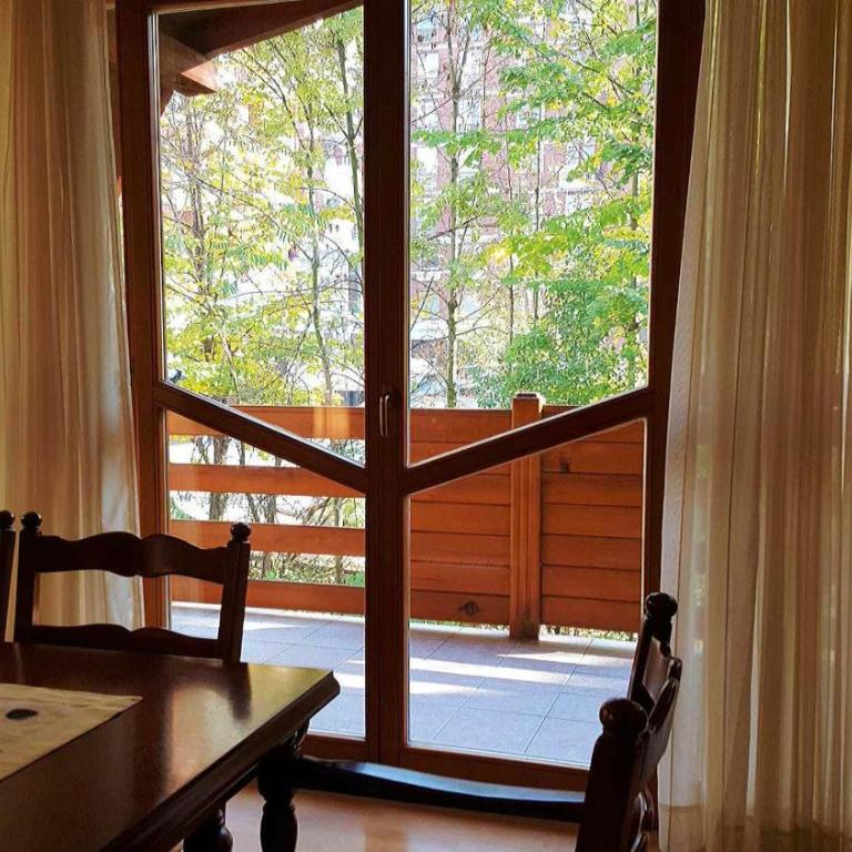 Apartment Cobanija - Apartman sa 3 Spavaće Sobe i Balkonom - 19