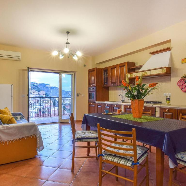 2 Bedroom Nice Apartment In Giardini Naxos - Appartamento con 2 Camere da Letto - 2