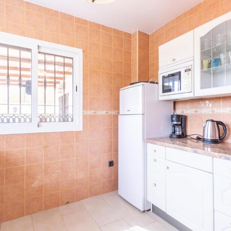 Amazing Home In Benalmádena - Casa Vacacional de 3 dormitorios - 24