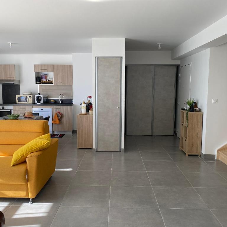 Duplex T4 Climatisé avec Terrasse, Parking et Plage à Proximité - Port Leucate, 8 Pers. - FR-1-798-1 - Appartement - 12