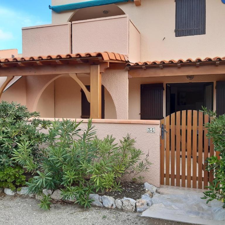 T3 37m² plain-pied, plage et centre proches, parking privé, 5/6 pers - FR-1-798-28 - Apartment - 1