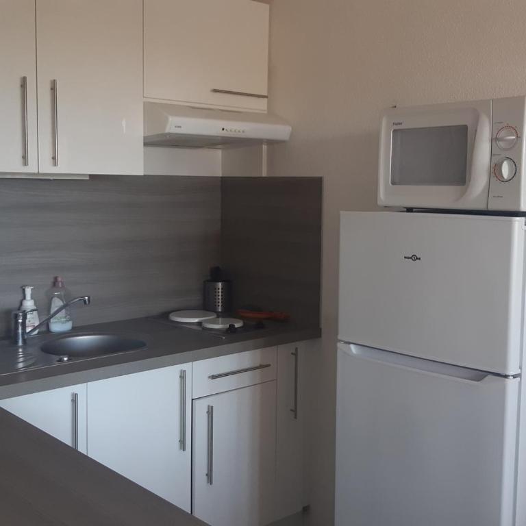 T2 Rez-de-Chaussée, Plage d'Argos, Piscine, Accès Direct Plage, Parking, 4 Pers, Port Leucate - FR-1-798-30 - Apartment - 3