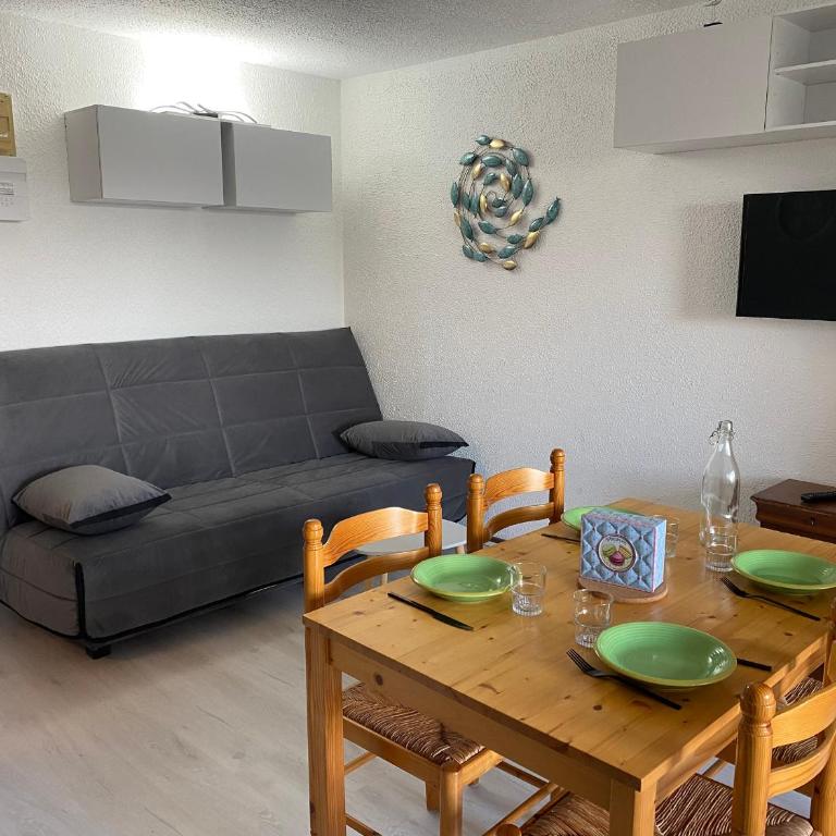 Studio Cabine avec Loggia, Parking, Proche mer, TV, Lave-Linge, 2 Vélos, Port Leucate, 4 Pers. - FR-1-798-4 - Estudio - 6