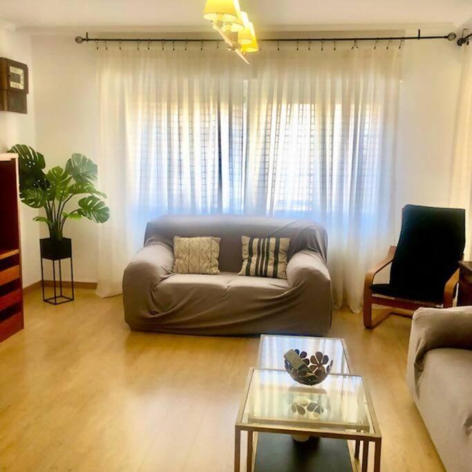 NUEVO! Con piscina a 2 minutos estación tren AVE. - Apartamento de 3 dormitorios - 6