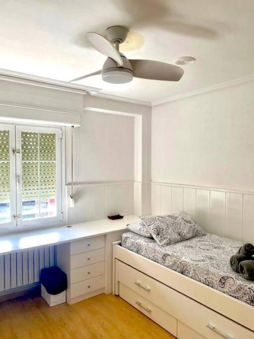 NUEVO! Con piscina a 2 minutos estación tren AVE. - Apartamento de 3 dormitorios - 17