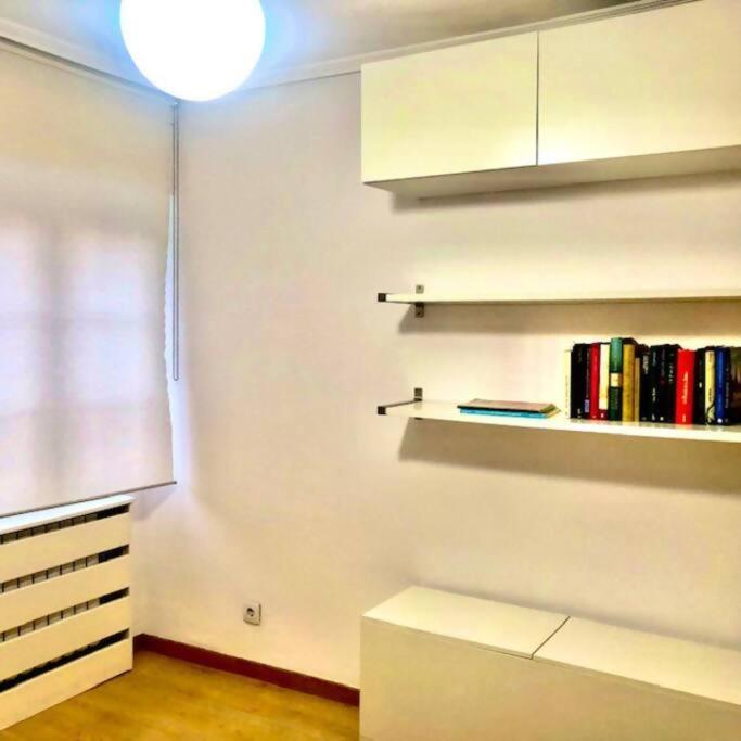 NUEVO! Con piscina a 2 minutos estación tren AVE. - Apartamento de 3 dormitorios - 23