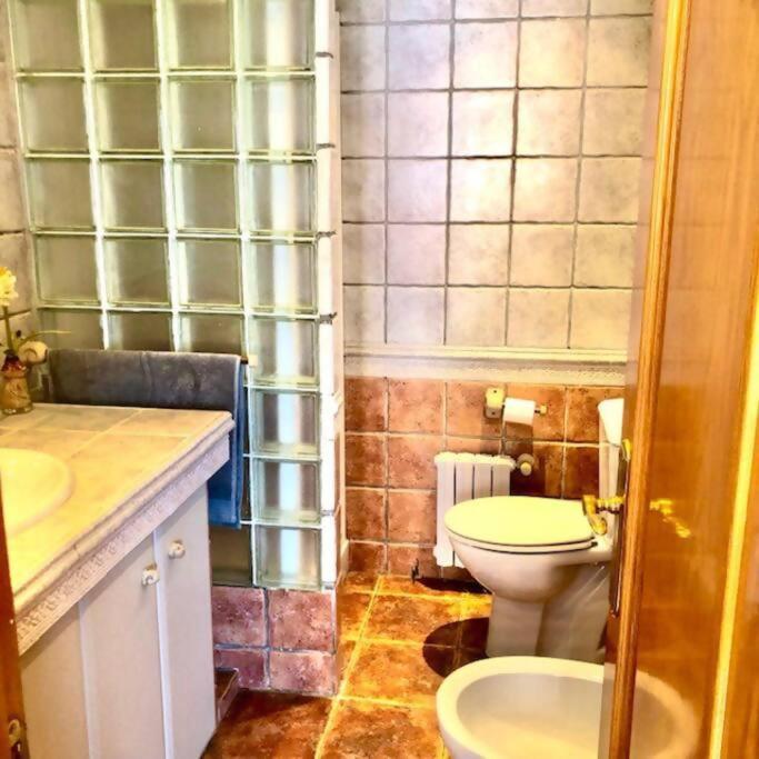NUEVO! Con piscina a 2 minutos estación tren AVE. - Apartamento de 3 dormitorios - 32