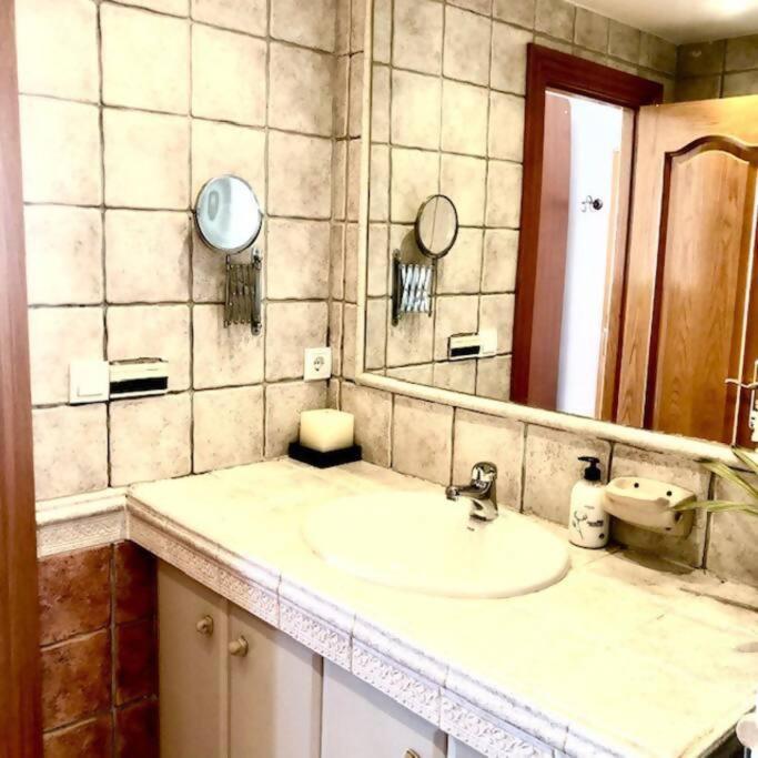 NUEVO! Con piscina a 2 minutos estación tren AVE. - Apartamento de 3 dormitorios - 35