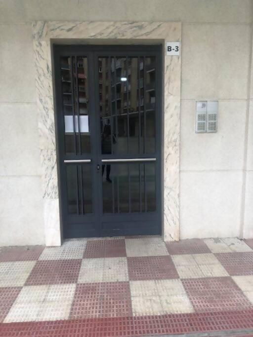 NUEVO! Con piscina a 2 minutos estación tren AVE. - Apartamento de 3 dormitorios - 50