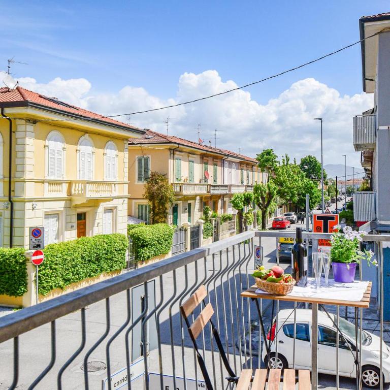 Awesome Apartment In Viareggio With Wifi - Appartamento con 3 Camere da Letto - 1